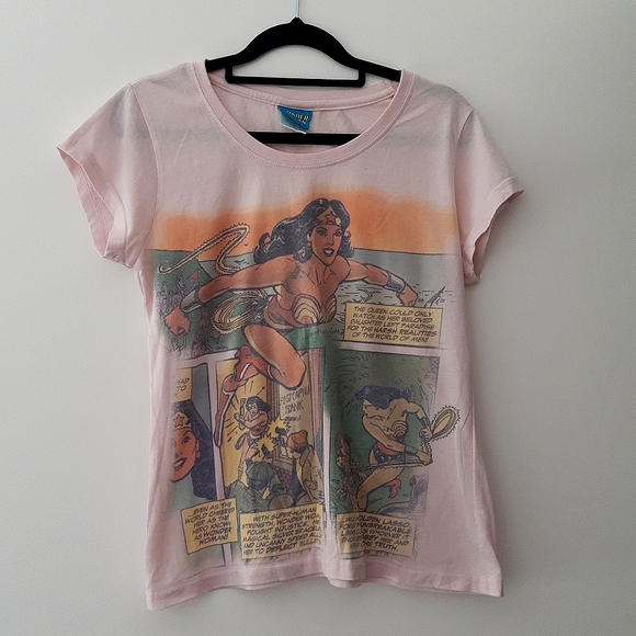 Wonder woman t shirt size 12 - Picture 2 of 6